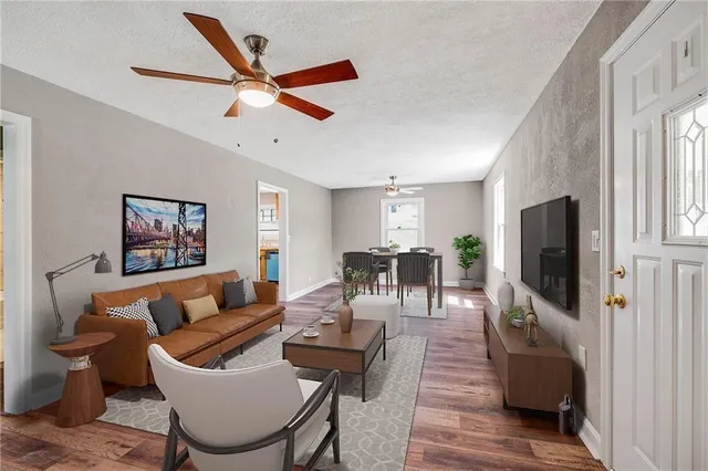 $185,000 | 4000 Crescent Avenue, Kansas City, MO 64133