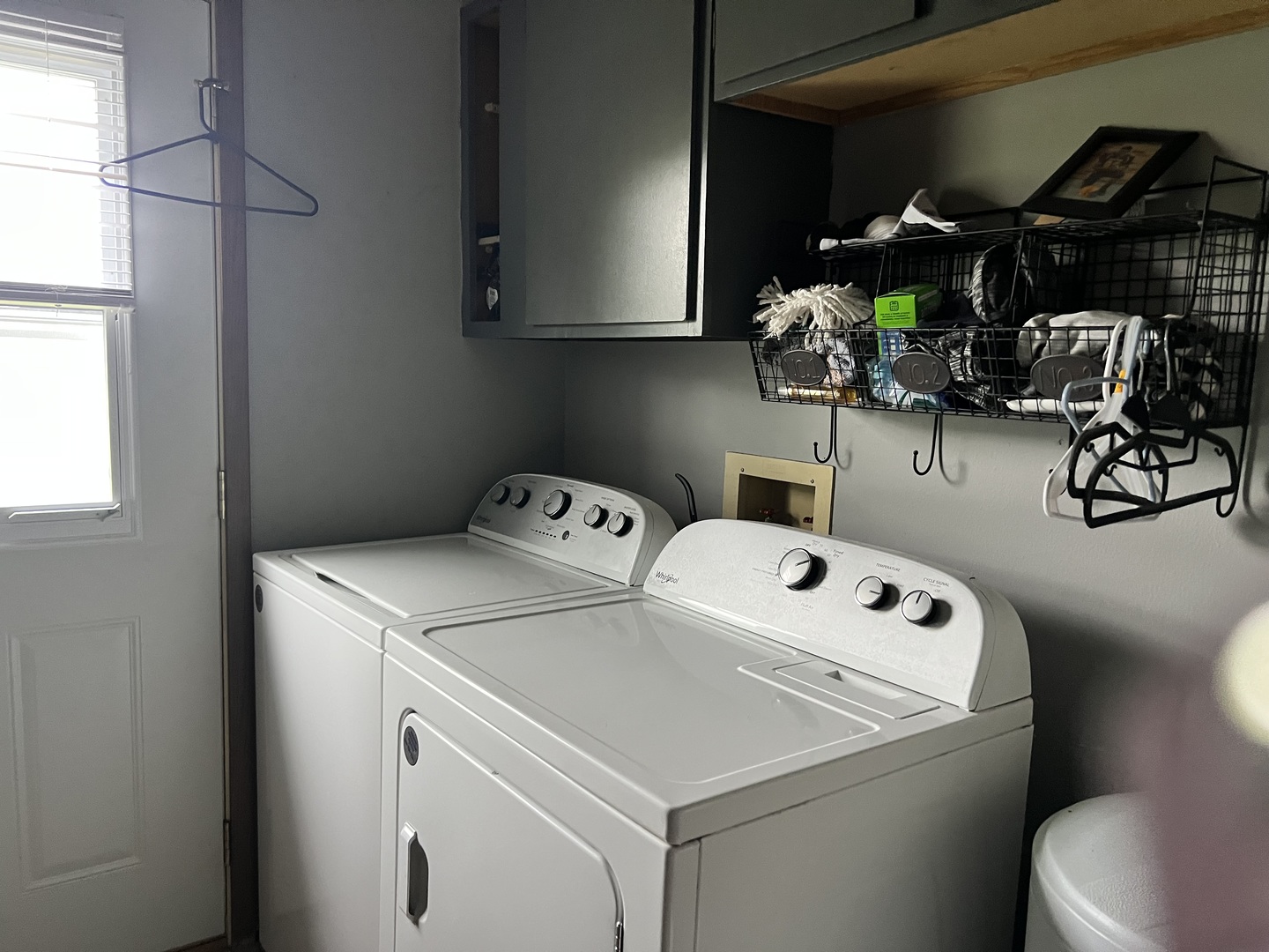 841 South High Street Paxton, IL 60957 - Photo 5 of 6 a utility room with dryer and washer