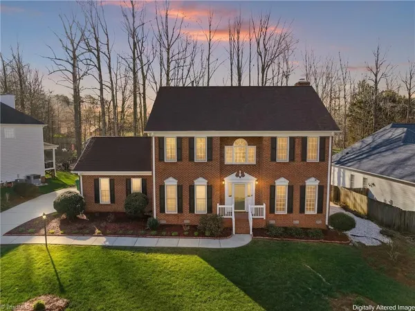 $479,999 | 3204 Peninsula Drive, Jamestown, NC 27282