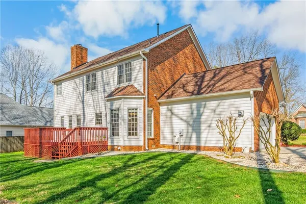 $479,999 | 3204 Peninsula Drive, Jamestown, NC 27282