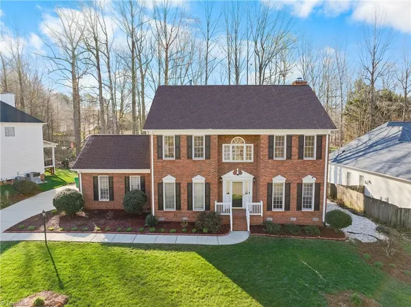 $479,999 | 3204 Peninsula Drive, Jamestown, NC 27282