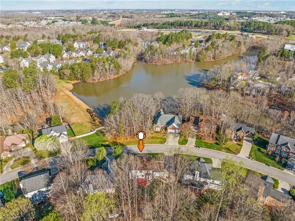 $479,999 | 3204 Peninsula Drive, Jamestown, NC 27282