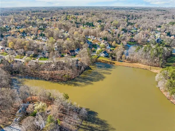 $479,999 | 3204 Peninsula Drive, Jamestown, NC 27282