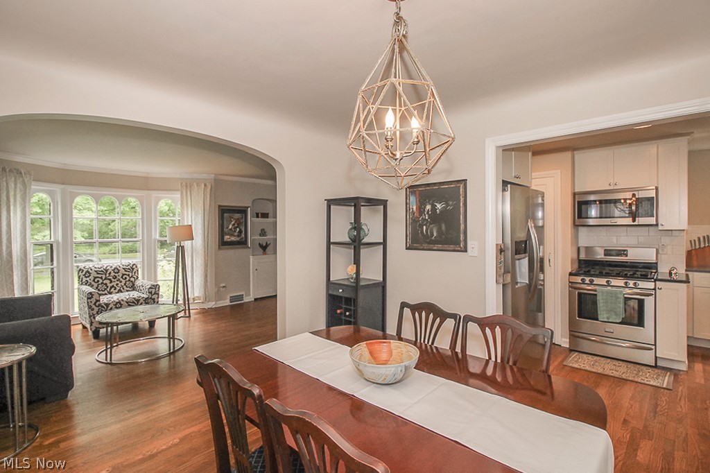 2764 Berkshire Road Cleveland, OH 44106 - Photo 6 of 27 Gallery Image 6