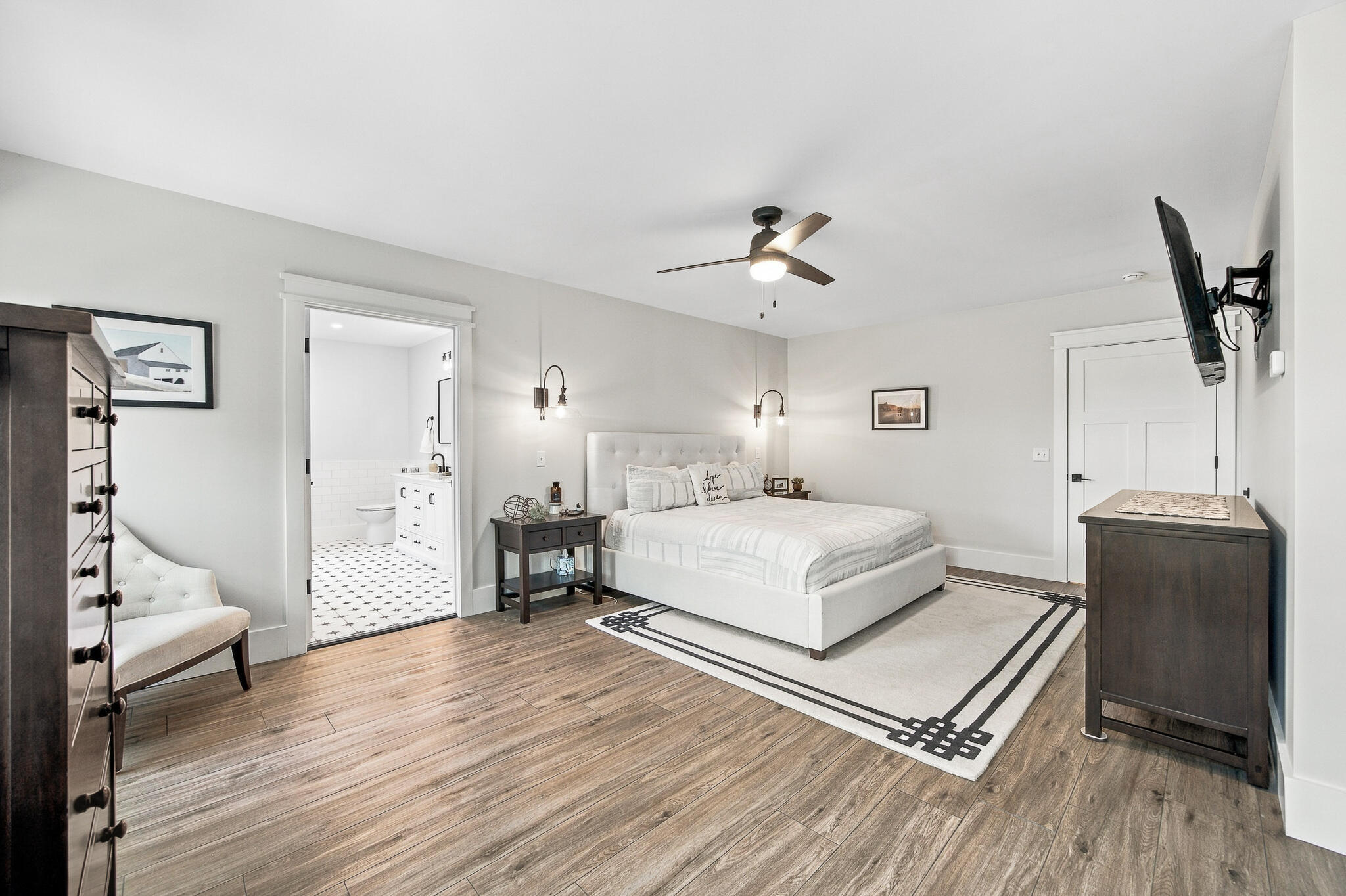 511 Main Road North Hampden, ME 04444 - Photo 29 of 65 Interiors-34