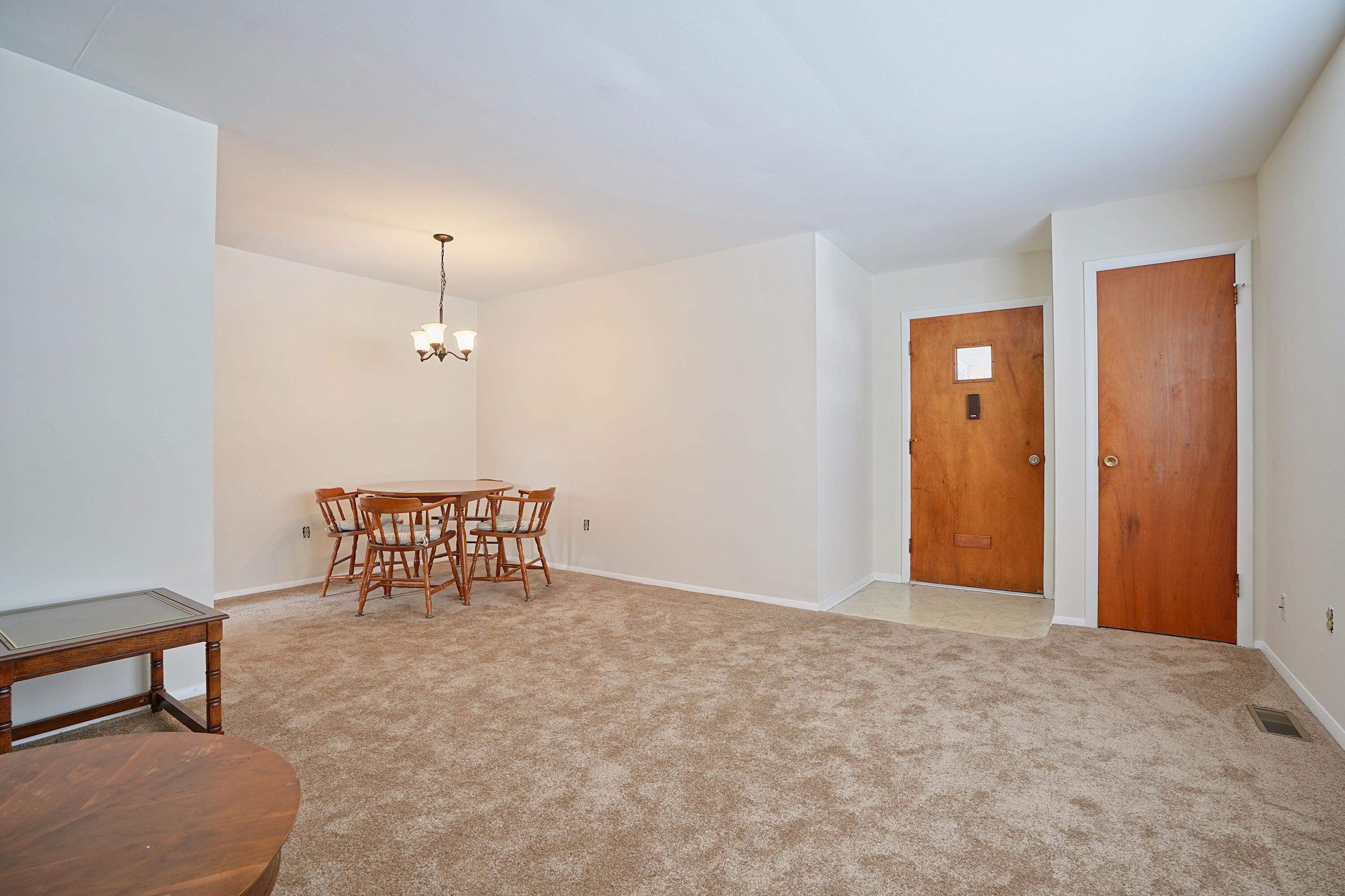 4352 Sunray Road Dayton, OH 45429 - Photo 13 of 27
