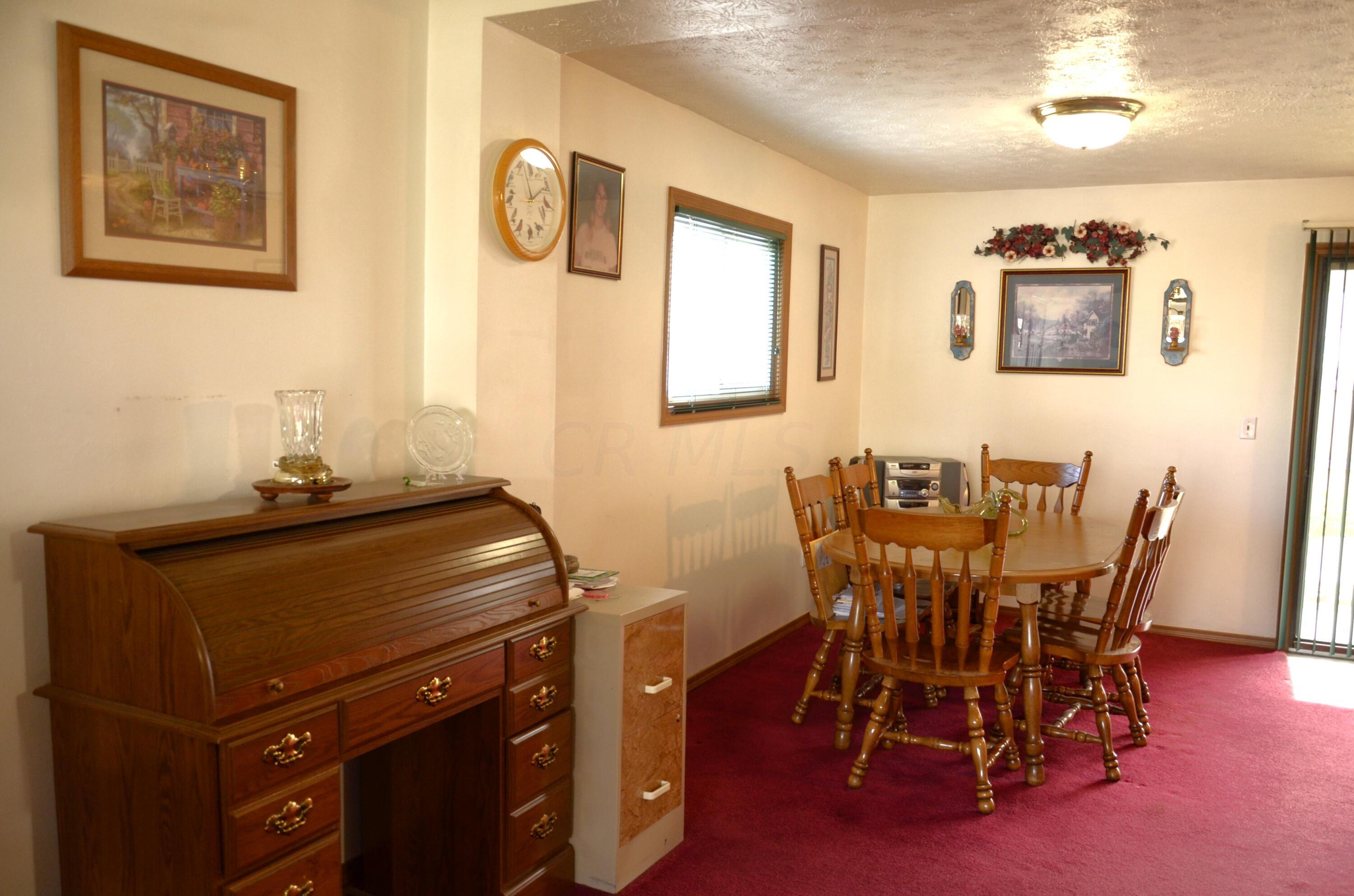 3288 Everson Road East Columbus, OH 43232 - Photo 9 of 23 Dining Area