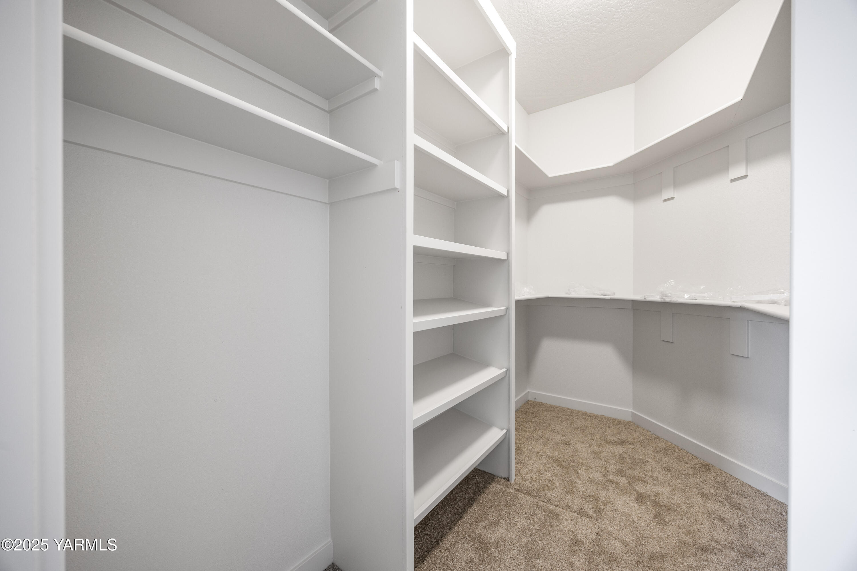 215 Shrute Road Prosser, WA 99350 - Photo 20 of 27 a view of an empty walk in closet