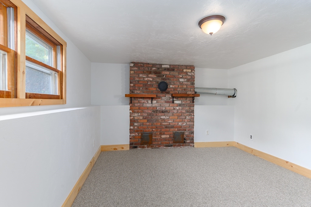 280 South Barre Road Barre, MA 01005 - Photo 19 of 25 an empty room with windows