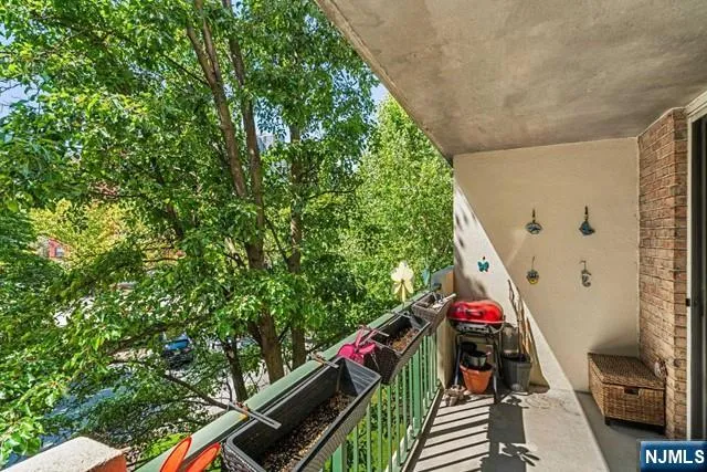 $539,000 | 200 Grand Cove Way, Unit 3G, Edgewater, NJ 07020