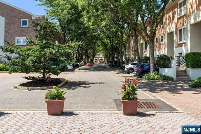 $539,000 | 200 Grand Cove Way, Unit 3G, Edgewater, NJ 07020