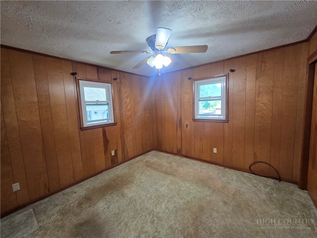159 Hubert Street Newland, NC 28657 - Photo 20 of 40