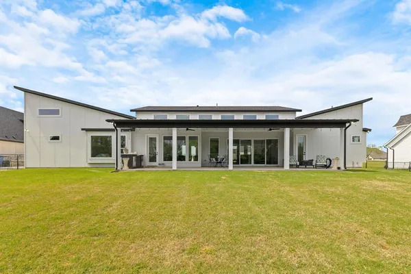 $1,079,000 | 313 Ryker Lane, Gunter, TX 75058