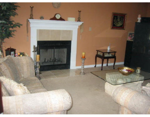17 Ridgeway Avenue Billerica, MA 01821 - Photo 3 of 11 Gallery Image 3