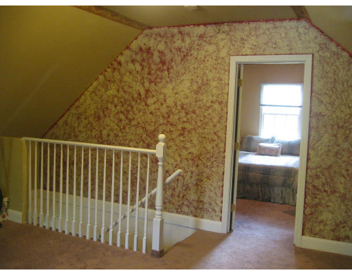 17 Ridgeway Avenue Billerica, MA 01821 - Photo 10 of 11 Gallery Image 10