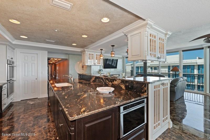 1323 Florida A1A, Unit 601 Satellite Beach, FL 32937 - Photo 11 of 45 28_1323HighwayA1A_601_177_Kitchen_FlexML