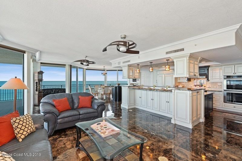 1323 Florida A1A, Unit 601 Satellite Beach, FL 32937 - Photo 21 of 45 37_1323HighwayA1A_601_94_FamilyRoomKitch