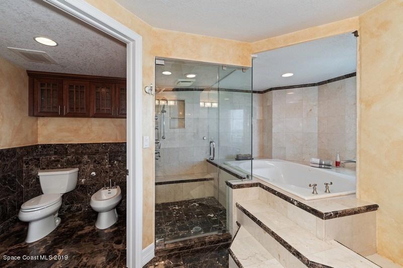 1323 Florida A1A, Unit 601 Satellite Beach, FL 32937 - Photo 26 of 45 41_1323HighwayA1A_601_13001_MasterBathro