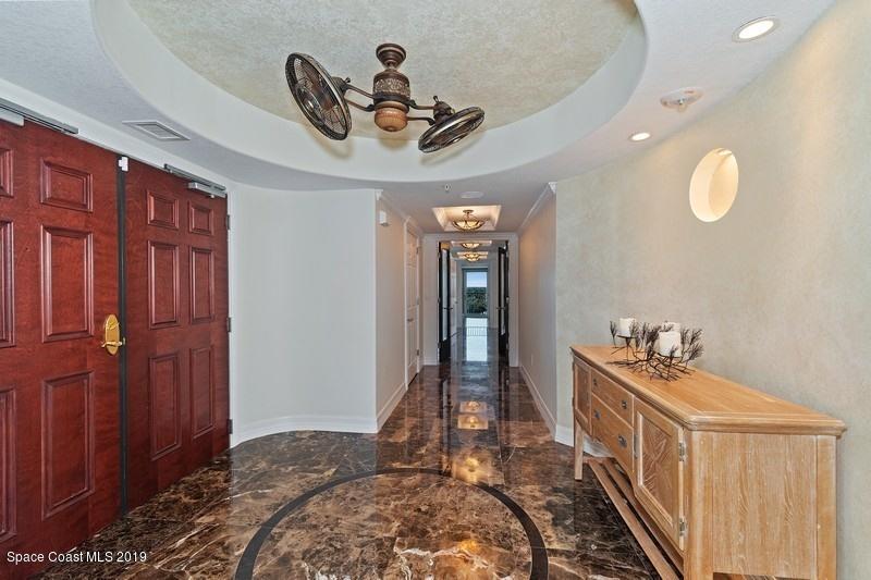 1323 Florida A1A, Unit 601 Satellite Beach, FL 32937 - Photo 6 of 45 22_1323HighwayA1A_601_32001_Foyer_FlexML