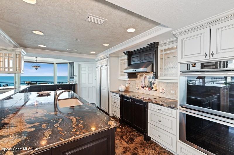 1323 Florida A1A, Unit 601 Satellite Beach, FL 32937 - Photo 9 of 45 25_1323HighwayA1A_601_177002_Kitchen_Fle