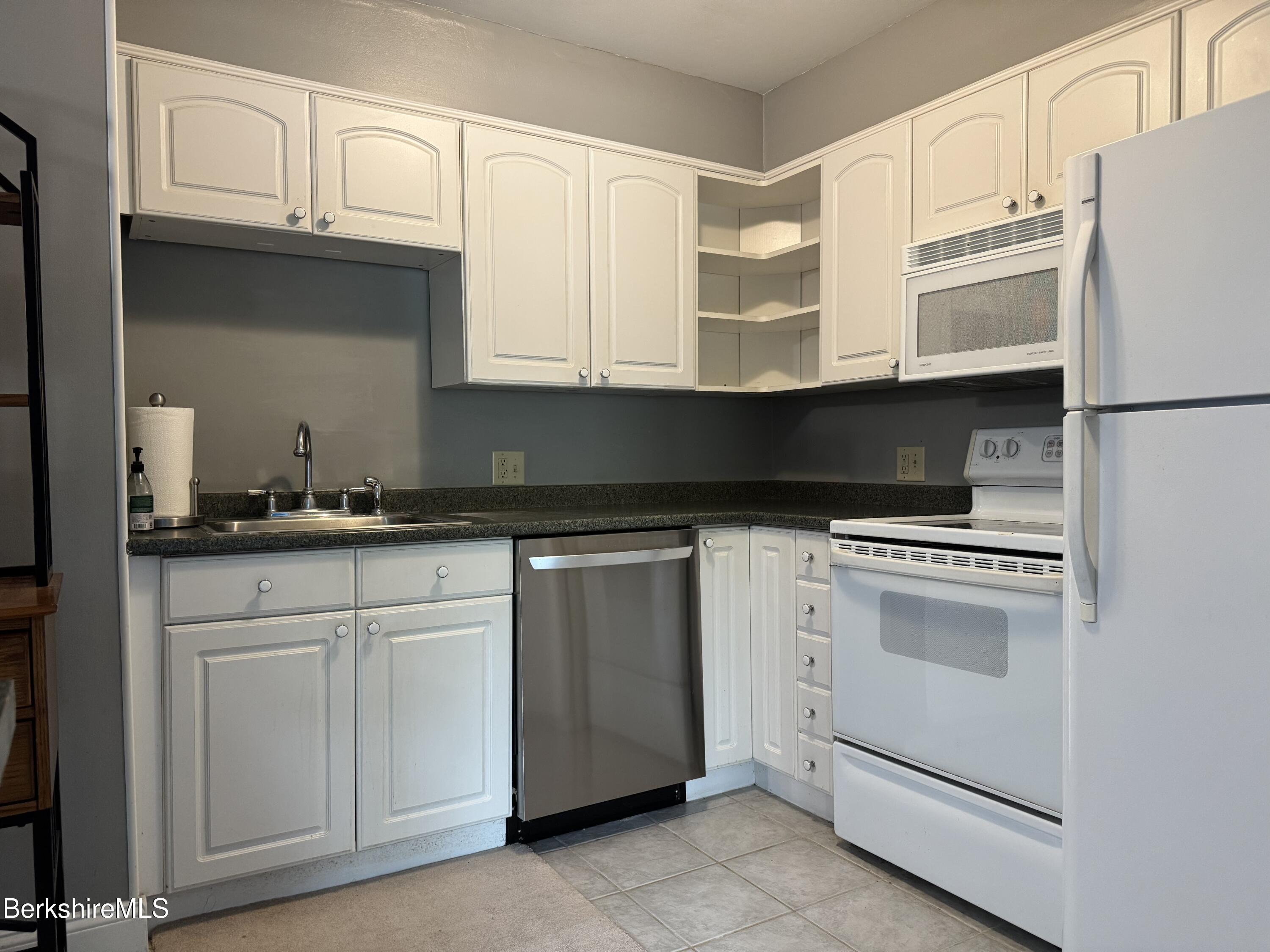 260 Pittsfield Road, Unit B11 Lenox, MA 01240 - Photo 3 of 19 IMG_3575
