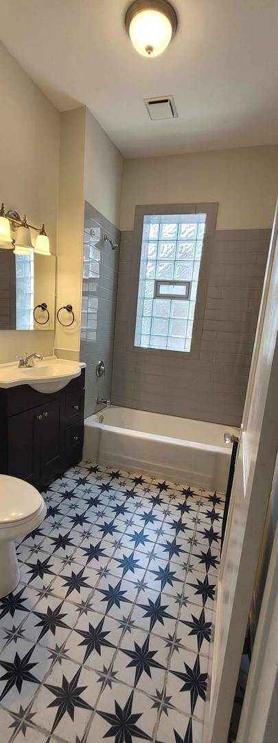4139 North Pulaski Road Chicago, IL 60641 - Photo 7 of 23 Gallery Image 7