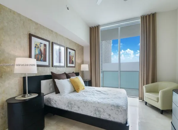 $5,000 | 150 Sunny Isles Boulevard, Unit 11801, Sunny Isles Beach, FL 33160