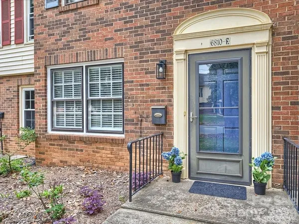 $225,000 | 6810 Farmingdale Drive, Charlotte, NC 28212
