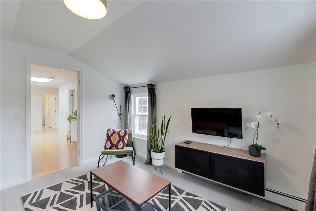 26 Cliff Avenue, Unit 4 Newport, RI 02840 - Photo 12 of 23