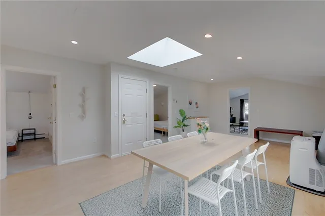 $4,000 | 26 Cliff Avenue, Unit 4, Newport, RI 02840