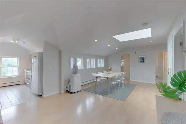 $4,000 | 26 Cliff Avenue, Unit 4, Newport, RI 02840