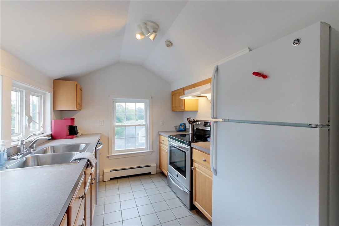 26 Cliff Avenue, Unit 4 Newport, RI 02840 - Photo 9 of 23