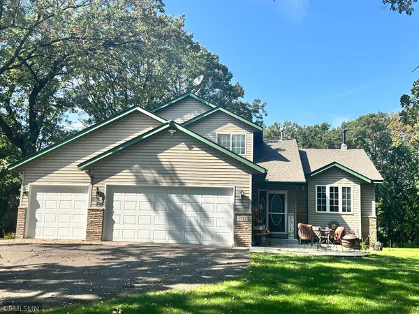 $525,000 | 9722 302nd Avenue Northwest, Princeton, MN 55371