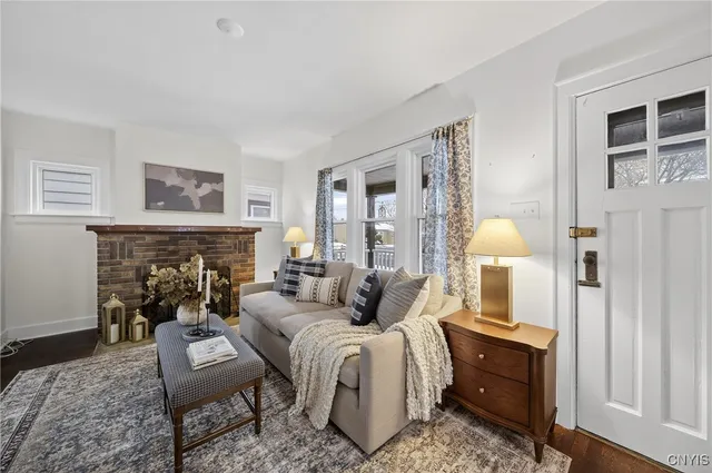 $179,900 | 263 Wayland Road, Salina, NY 13208