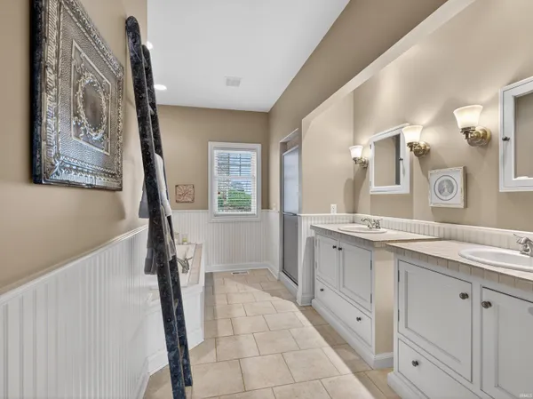 $999,900 | 5995 South Woodstrail Dr-57, Columbia City, IN 46725