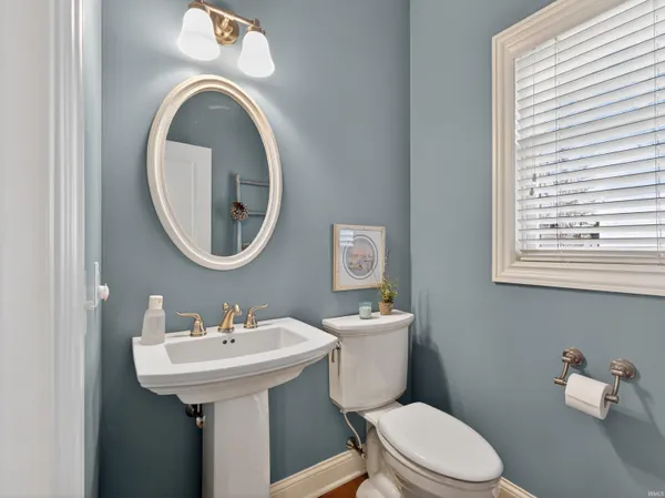 $999,900 | 5995 South Woodstrail Dr-57, Columbia City, IN 46725