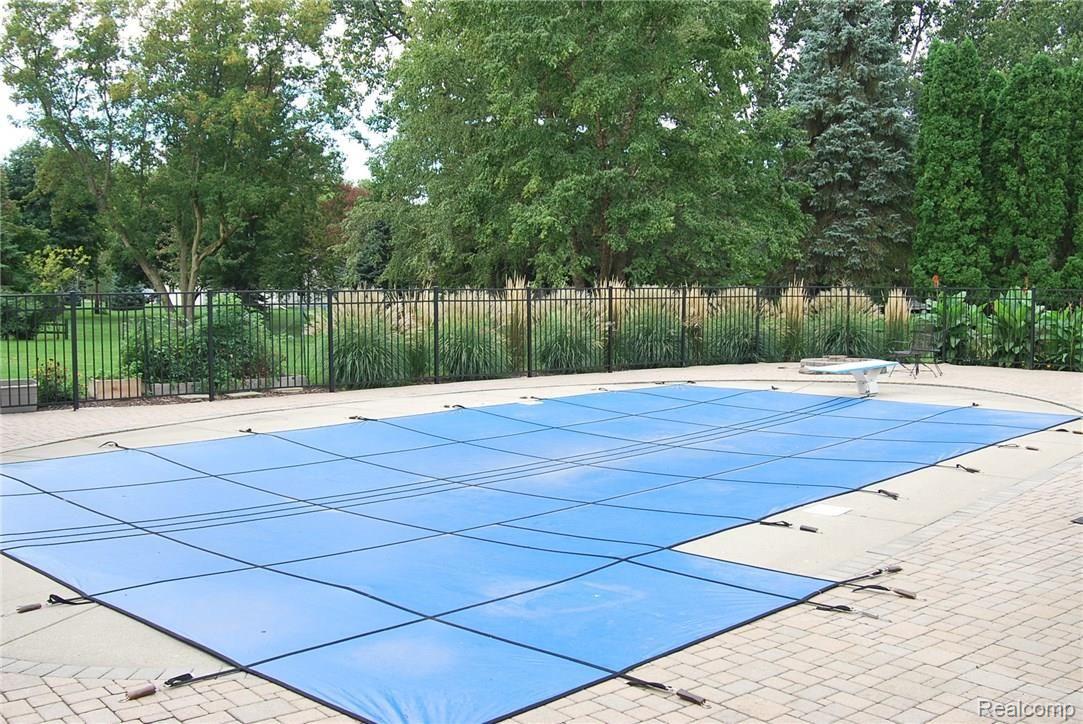 421 Inverness Street Howell, MI 48843 - Photo 21 of 29 Pool