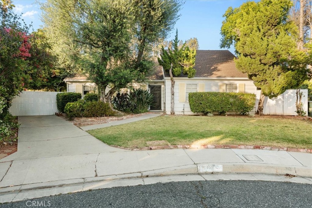 2807 Wyoming Way Riverside, CA 92506 - Photo 3 of 40 front view of house with a yard
