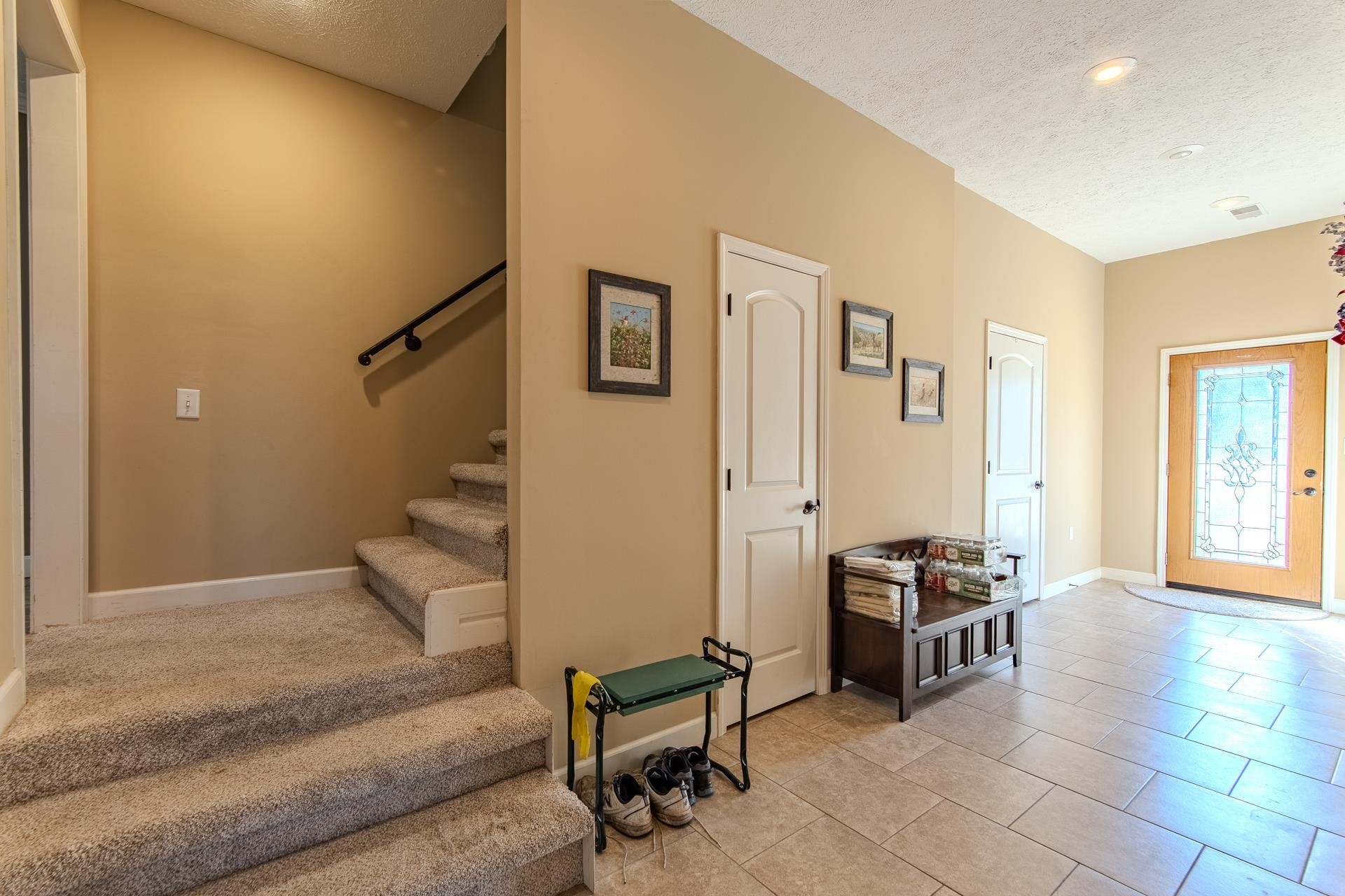 145 Tom Way Savannah, TN 38372 - Photo 19 of 40 a living room with furniture and a window