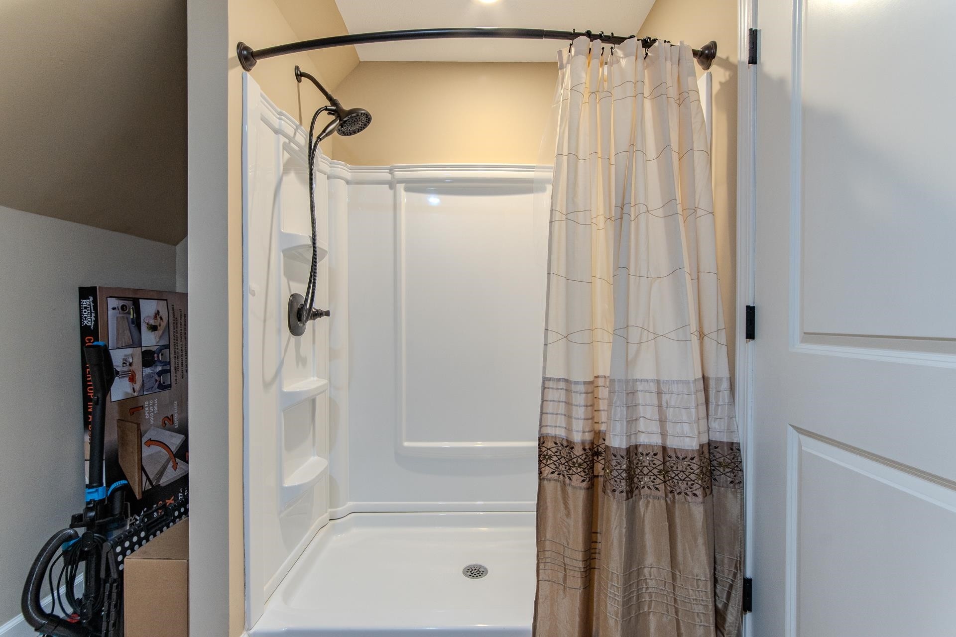 145 Tom Way Savannah, TN 38372 - Photo 25 of 40 a bathroom with a shower