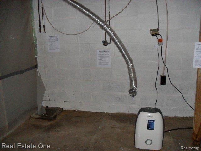 18230 Williamsville Road Gregory, MI 48137 - Photo 21 of 25 Laundry