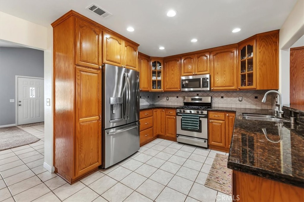 10283 Rouselle Drive Jurupa Valley, CA 91752 - Photo 13 of 35