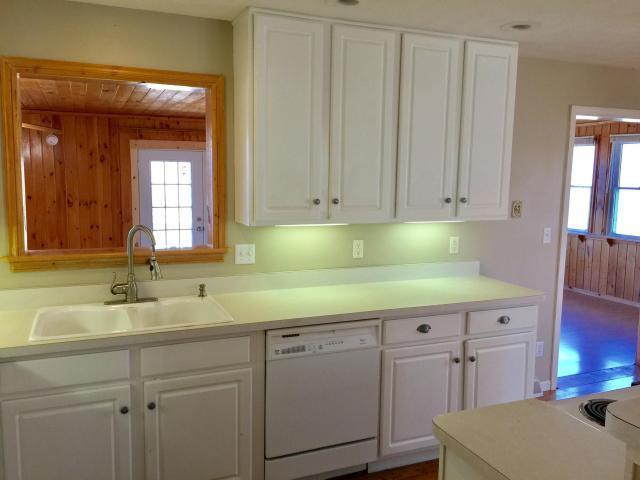1576 Chestnut Stump Road La Follette, TN 37766 - Photo 8 of 25 20170823124454360566000000-o