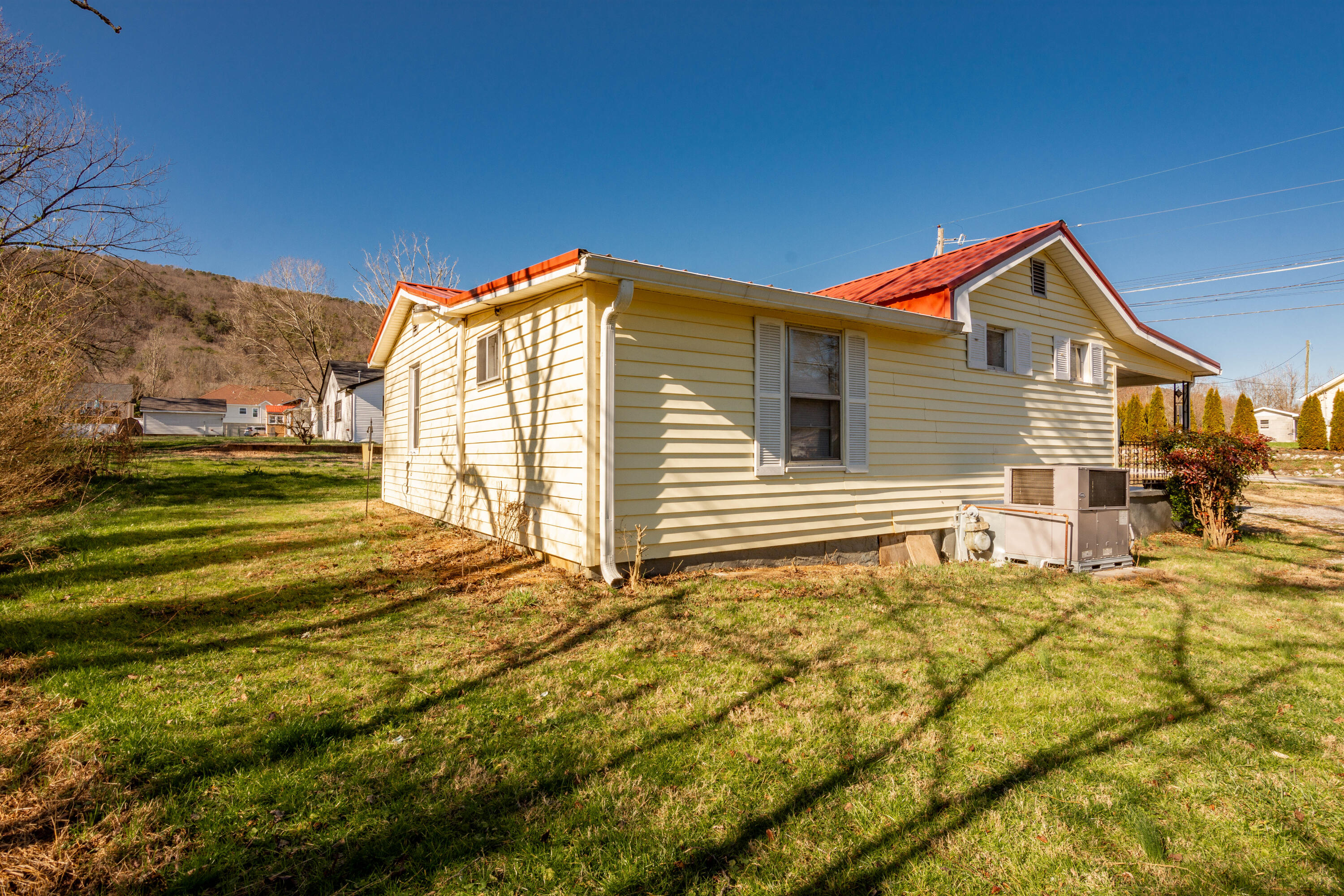 170 Cox Lane Soddy Daisy, TN 37379 - Photo 27 of 28 170 Cox Lane-5