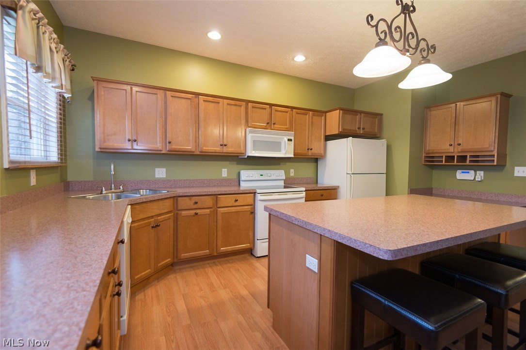 10205 Webster Road Strongsville, OH 44136 - Photo 6 of 32