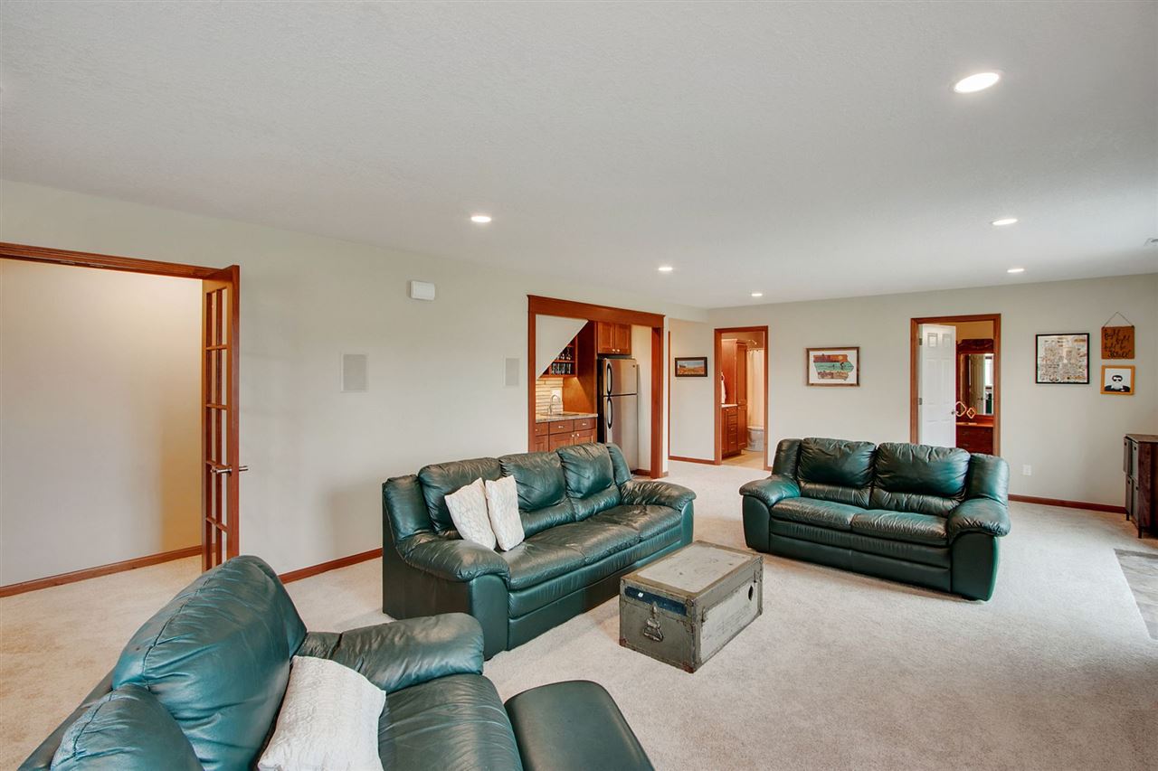 6607 Harrison Road Southwest Cedar Rapids, IA 52404 - Photo 25 of 34 Gallery Image 25