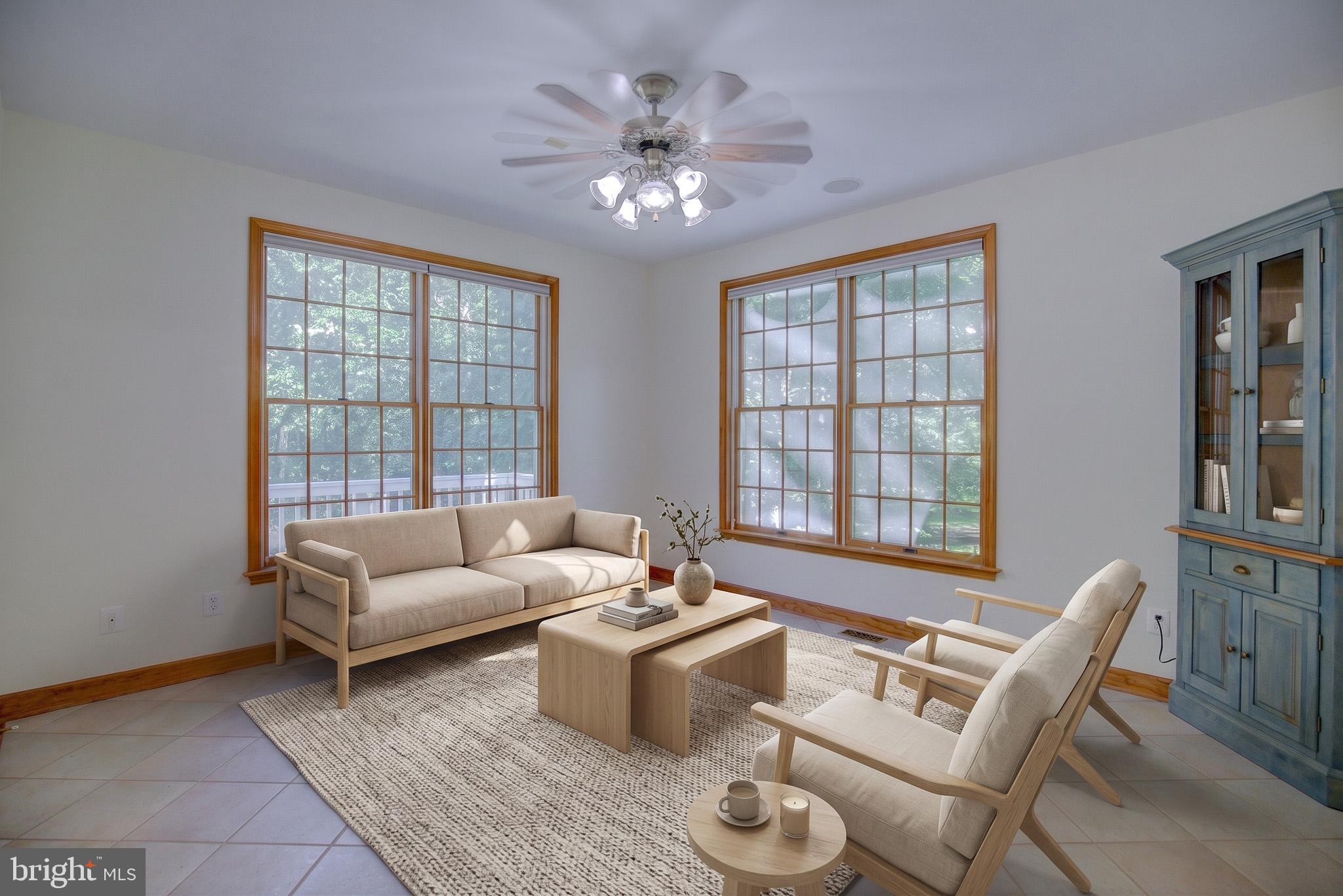 813 Blacks Hill Road Great Falls, VA 22066 - Photo 33 of 92 Sunroom!