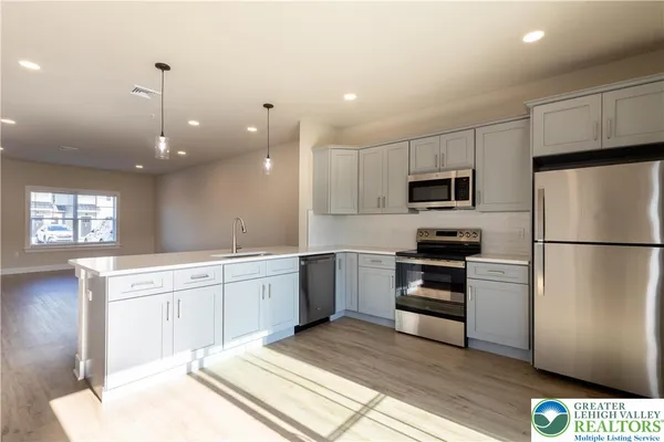 $2,500 | 1411 Greenview Drive, Unit 12, Bethlehem, PA 18018