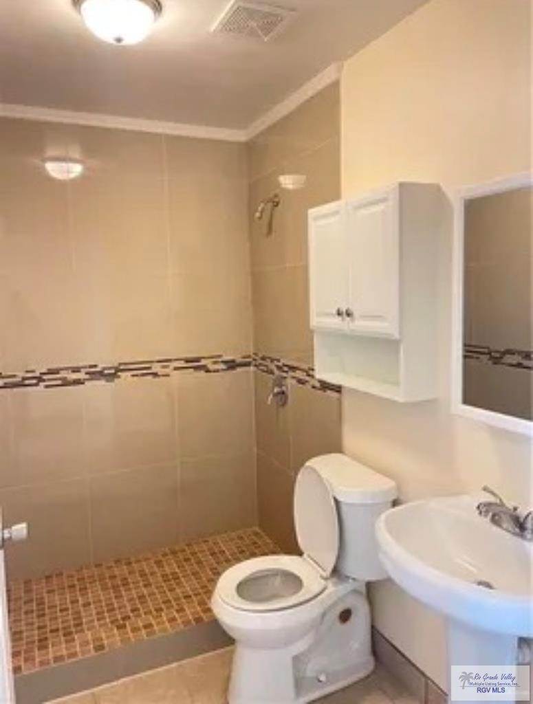 420 J R Becerra Avenue Progreso, TX 78596 - Photo 4 of 10 Gallery Image 4