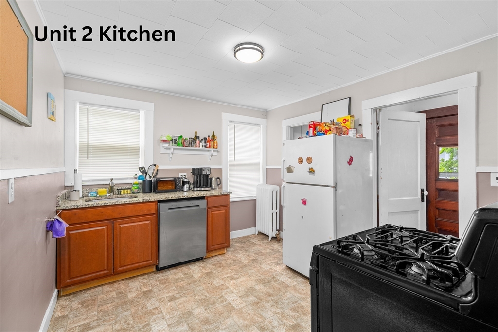 52 Sterling Street Somerville, MA 02144 - Photo 23 of 40